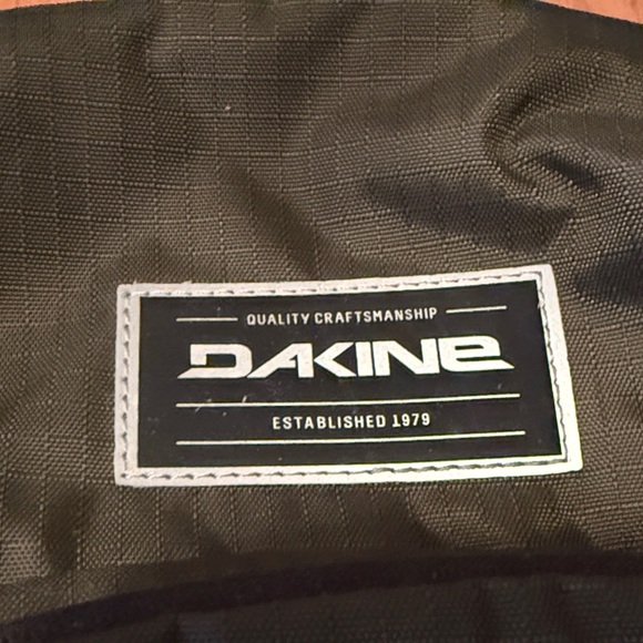 Dakine Olive and Mustard Drafter 18L Backpack - Picture 3 of 4